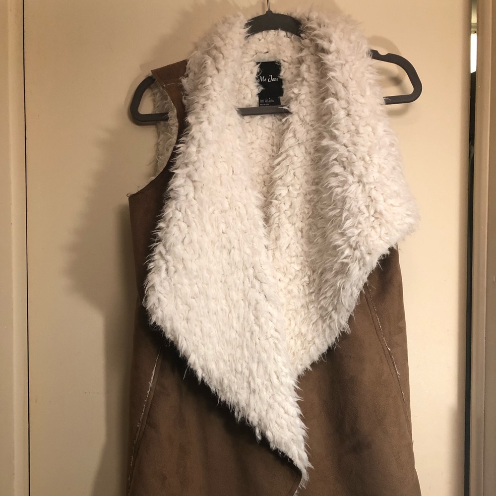 FUR VEST!! - LIKE NEW